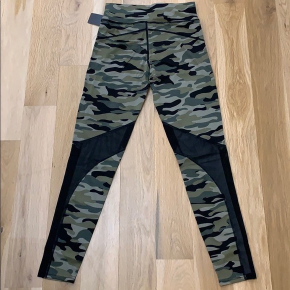 Camo Athletic Leggings - Picture 6 of 7